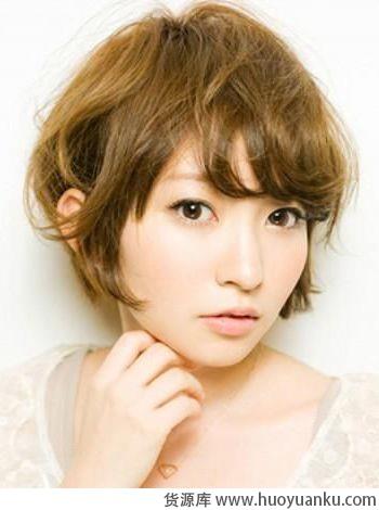 简单bob头散发纯真气质