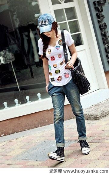 T恤+裙装简单搭配时髦一整周-第7张图片-货源库 T恤+裙装简单搭配时髦一整周-第7张图片-货源库