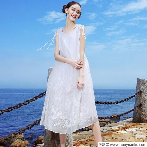 高贵优雅魅力难挡,丝缎衣裙美到发光-第6张图片-货源库 高贵优雅魅力难挡,丝缎衣裙美到发光-第6张图片-货源库