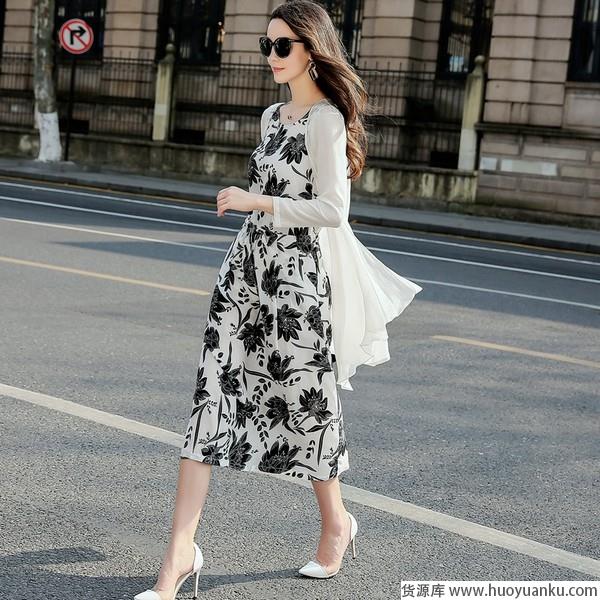 高贵优雅魅力难挡,丝缎衣裙美到发光-第7张图片-货源库 高贵优雅魅力难挡,丝缎衣裙美到发光-第7张图片-货源库