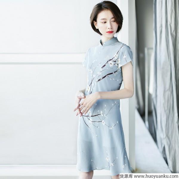 高贵优雅魅力难挡,丝缎衣裙美到发光-第9张图片-货源库 高贵优雅魅力难挡,丝缎衣裙美到发光-第9张图片-货源库