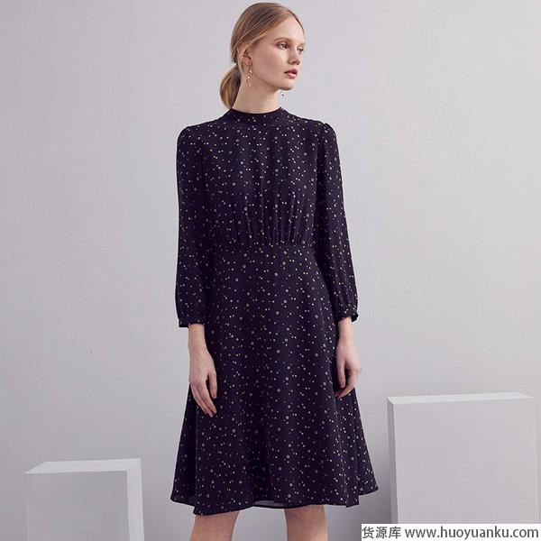 高贵优雅魅力难挡,丝缎衣裙美到发光-第11张图片-货源库 高贵优雅魅力难挡,丝缎衣裙美到发光-第11张图片-货源库