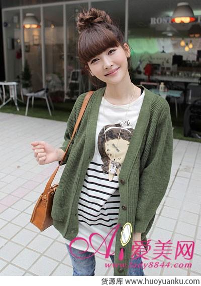 百搭开衫应对早晚温差-第11张图片-货源库