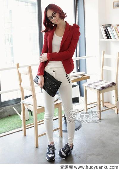 简单西装外套穿出知性风-第8张图片-货源库 简单西装外套穿出知性风-第8张图片-货源库