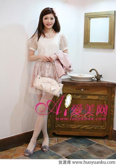 粉嫩单品搭出公主范-第5张图片-货源库