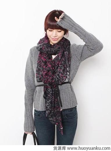 轻薄丝巾打造魅惑女人味-第2张图片-货源库