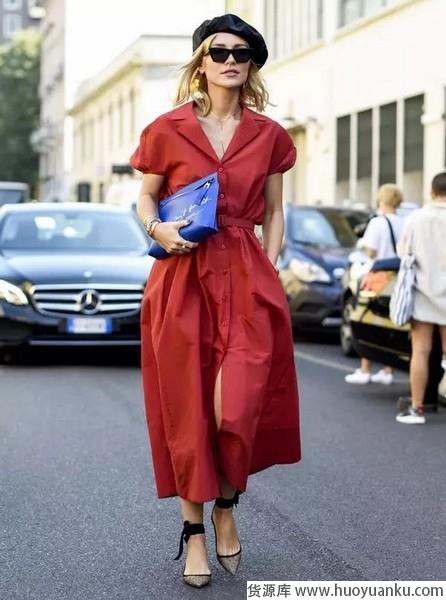 清凉显瘦应对炎夏,各种V领竞相出招-第1张图片-货源库 清凉显瘦应对炎夏,各种V领竞相出招-第1张图片-货源库