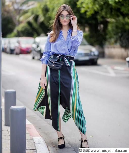 清凉显瘦应对炎夏,各种V领竞相出招-第6张图片-货源库 清凉显瘦应对炎夏,各种V领竞相出招-第6张图片-货源库