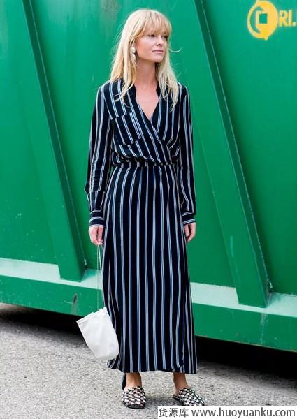 清凉显瘦应对炎夏,各种V领竞相出招-第7张图片-货源库 清凉显瘦应对炎夏,各种V领竞相出招-第7张图片-货源库