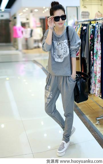 休闲卫衣,轻松扮靓一整季-第7张图片-货源库 休闲卫衣,轻松扮靓一整季-第7张图片-货源库