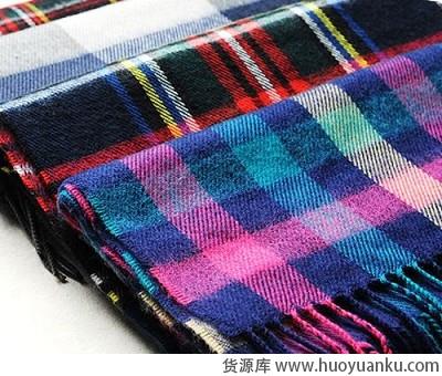 浓浓校园风的围巾搭配-第4张图片-货源库 浓浓校园风的围巾搭配-第4张图片-货源库