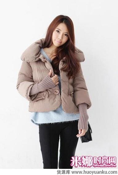 羽绒服怎么搭配才够亮眼 羽绒服怎么搭配才够亮眼-第1张图片-货源库