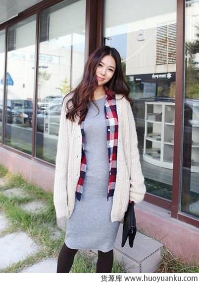 基本款格纹衬衫的时尚混搭-第3张图片-货源库