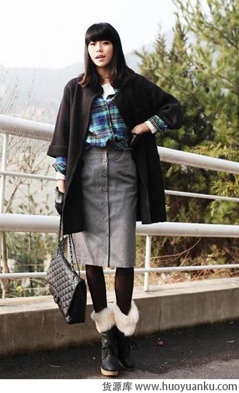 基本款格纹衬衫的时尚混搭-第6张图片-货源库