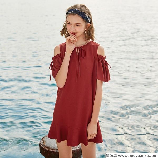 露肩装：放大你的美，只需这一招-第15张图片-货源库