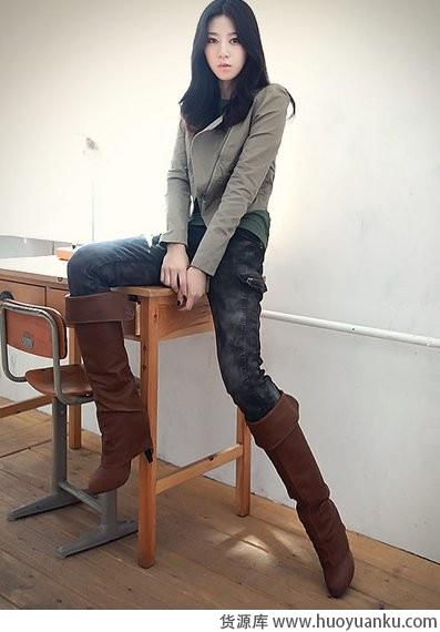 靴子和长裤的修身搭配-第3张图片-货源库