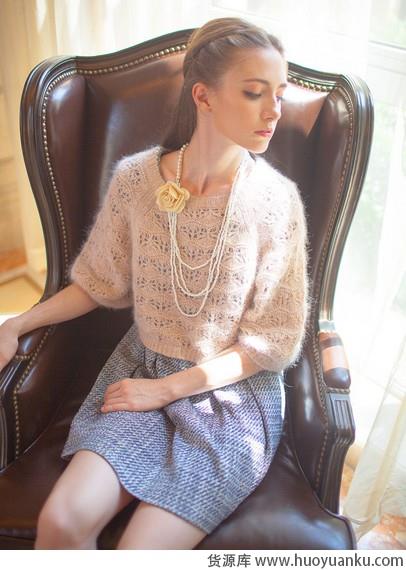 短款毛衣俏丽上身-第2张图片-货源库