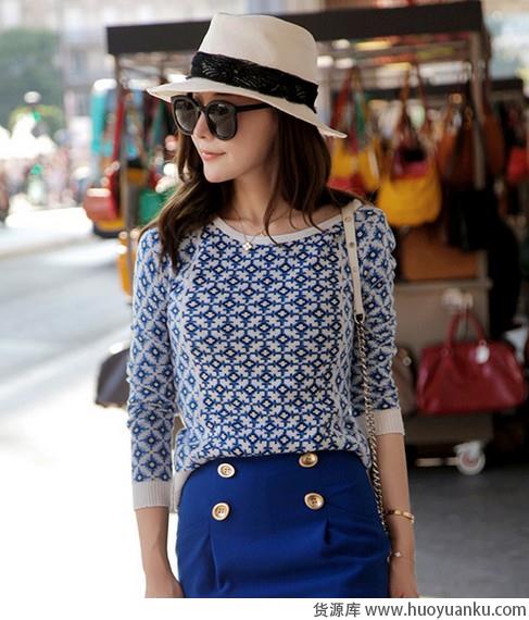 短款毛衣俏丽上身-第6张图片-货源库