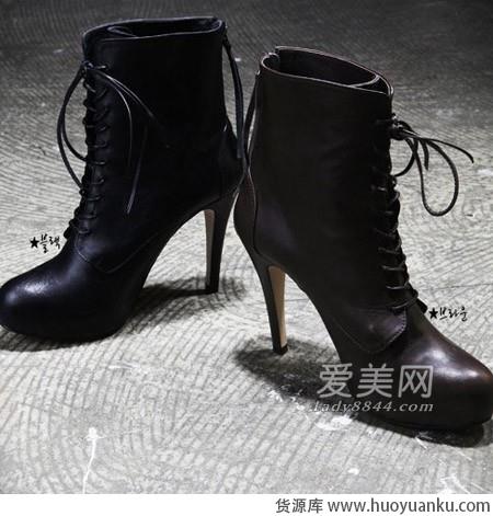 如何搭配绑带短靴-第2张图片-货源库